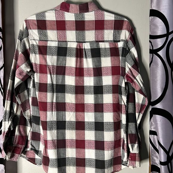 Jane Ashley plaid long sleeve button down shirt, size medium - Picture 8 of 10